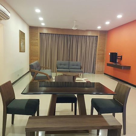 فندق سنغافورةفي  Aranda Country Club المظهر الخارجي الصورة